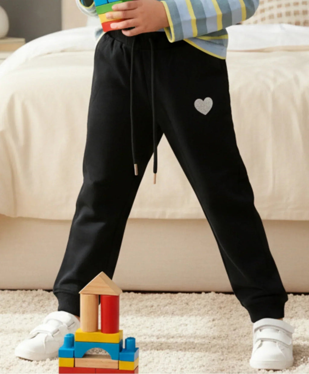 BLACK HEART WARM FLEECE GIRLS JOGGER - BLACK