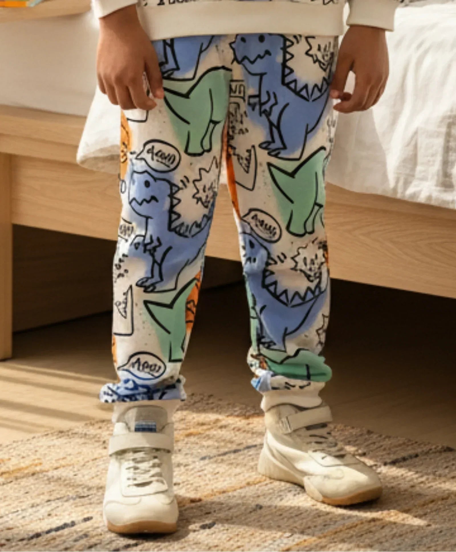 DINOSAUR WOW FLEECE BOYS JOGGER - WHITE