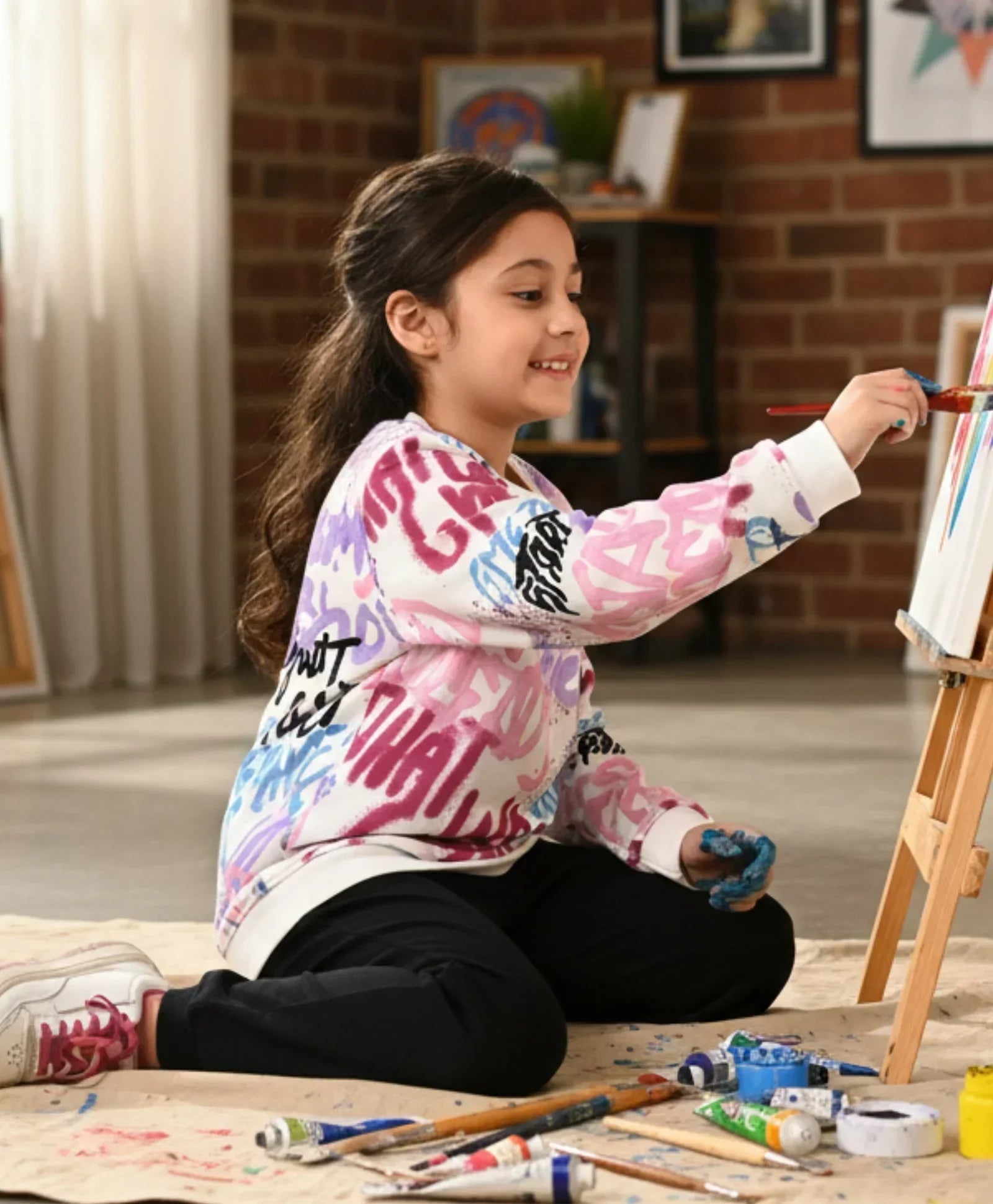 CREATE ART FUN FLEECE SWEATSHIRT AND BLACK JOGGER SET - WHITE/BLACK