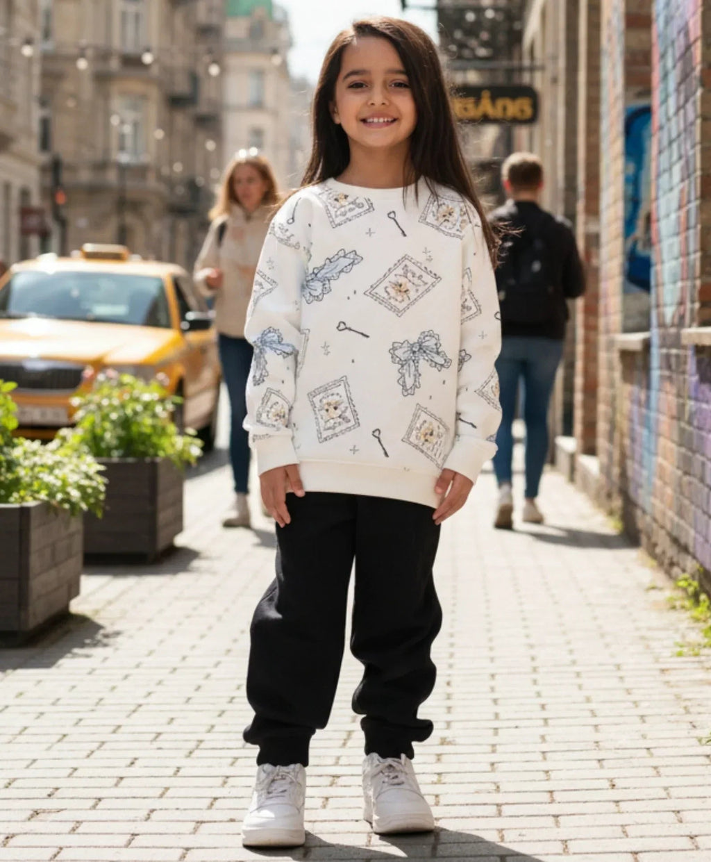BOW KEY CAT GIRLS FLEECE BLACK SWEATSHIRT JOGGER SET - WHITE/BLACK