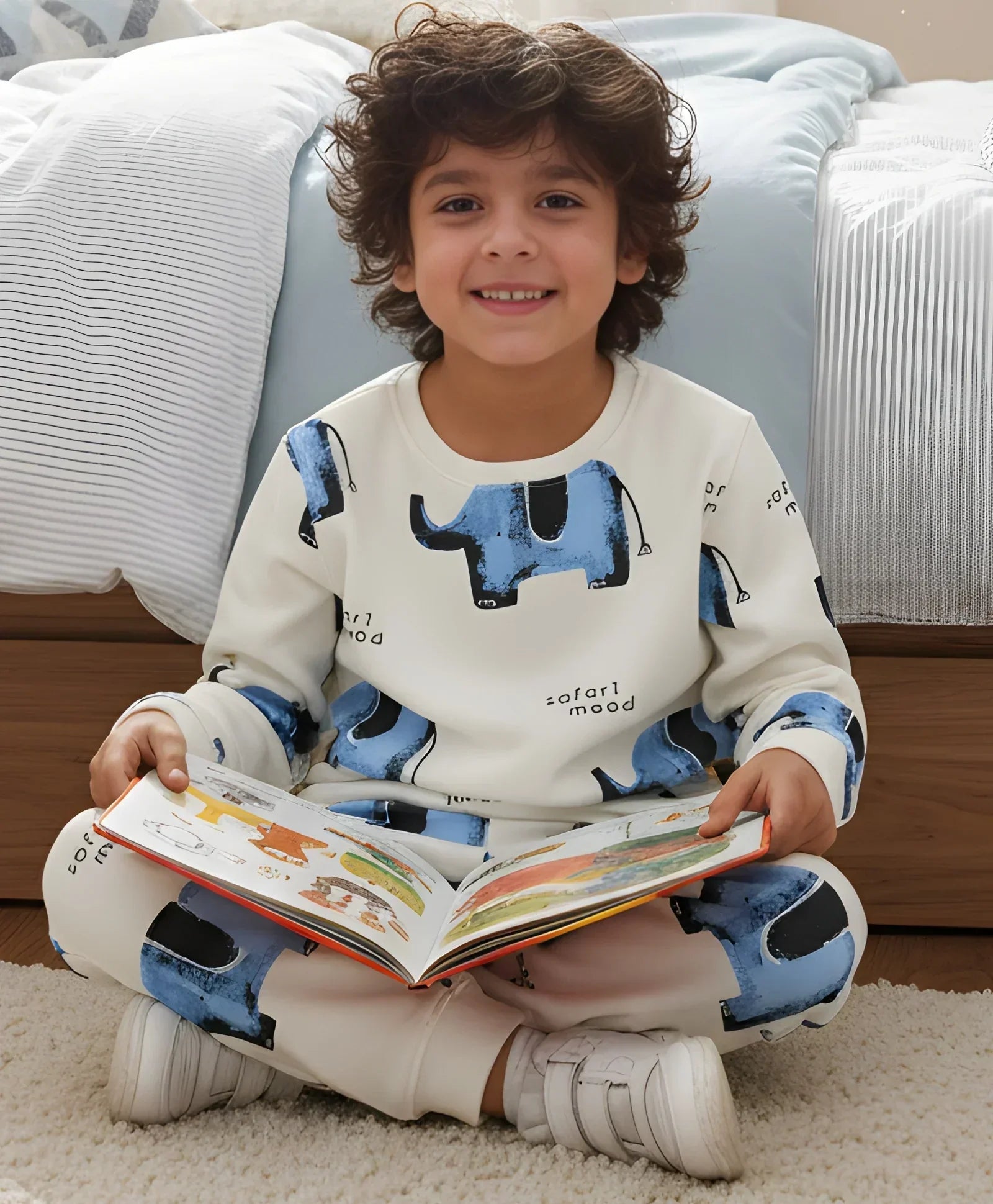 ELEPHANT SAFARI FLEECE SWEATSHIRT JOGGER SET - WHITE