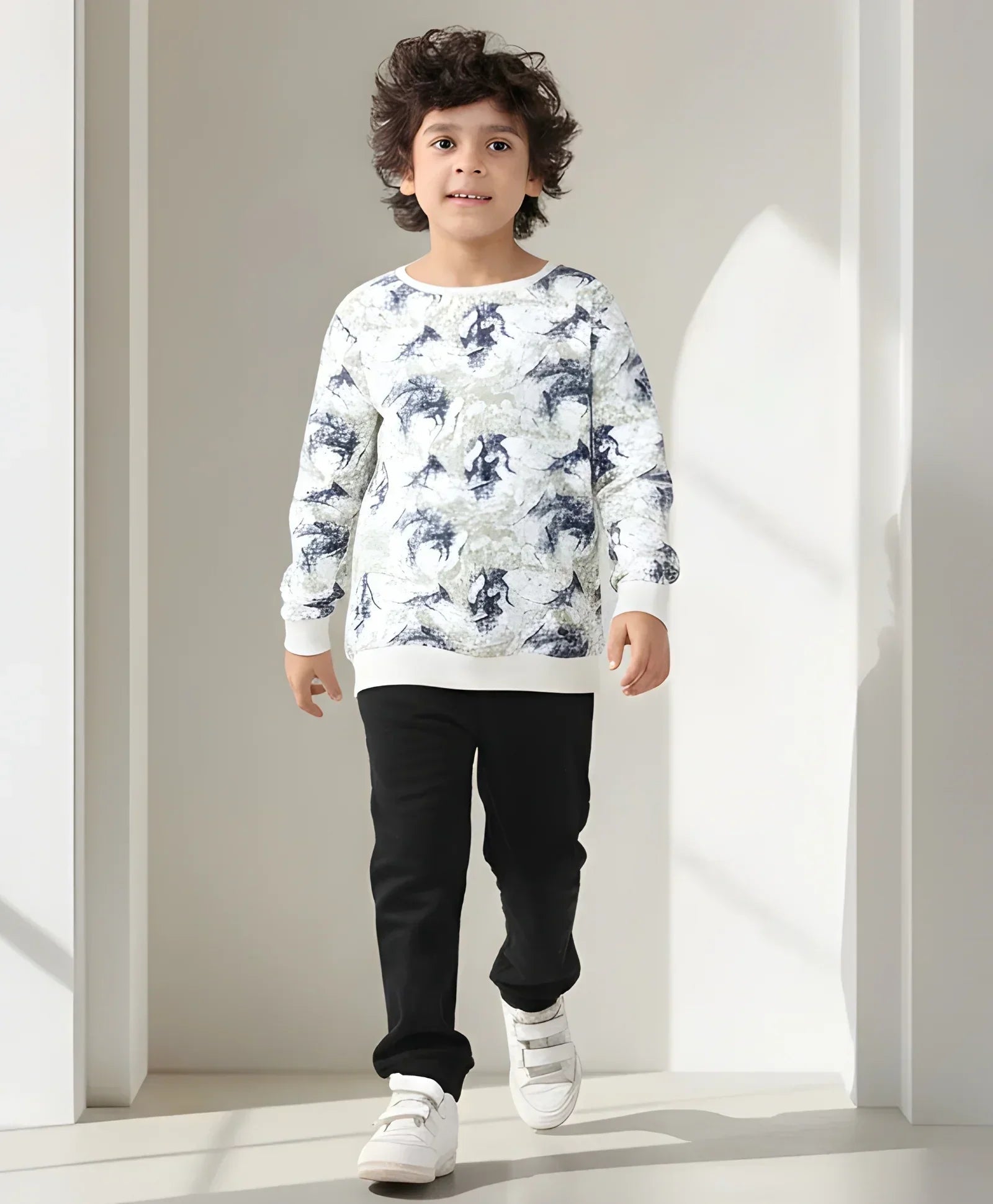BLUE LIGHTING FLEECE SWEATSHIRT BLACK JOGGER SET - BLUE/BLACK