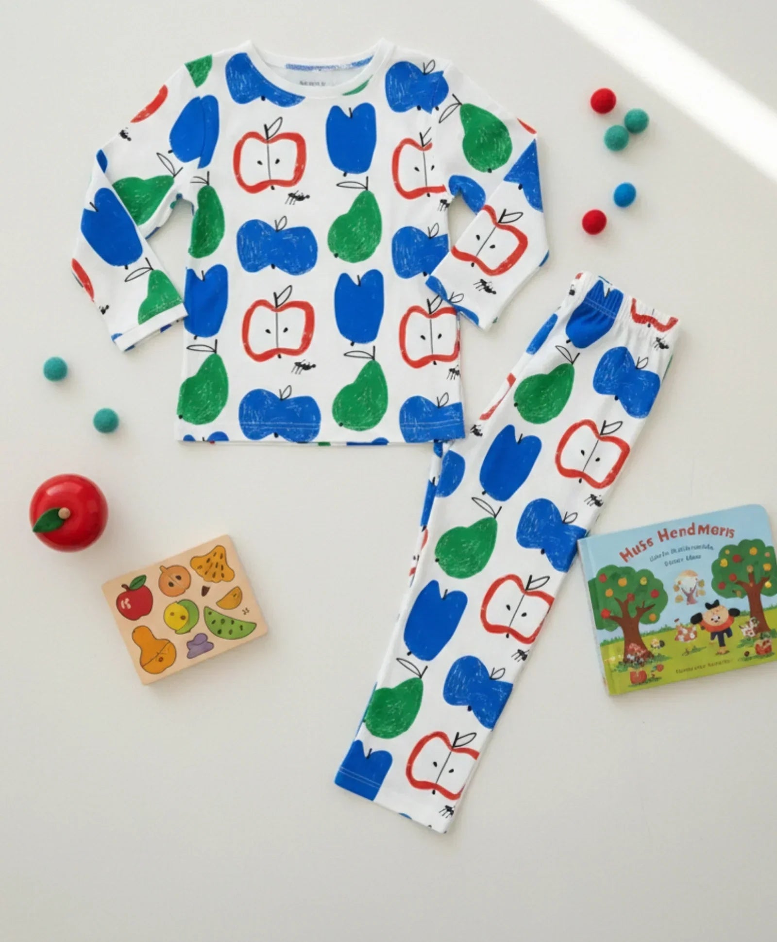 APPLE PEAR LONG SLEEVE PYJAMA SET -WHITE