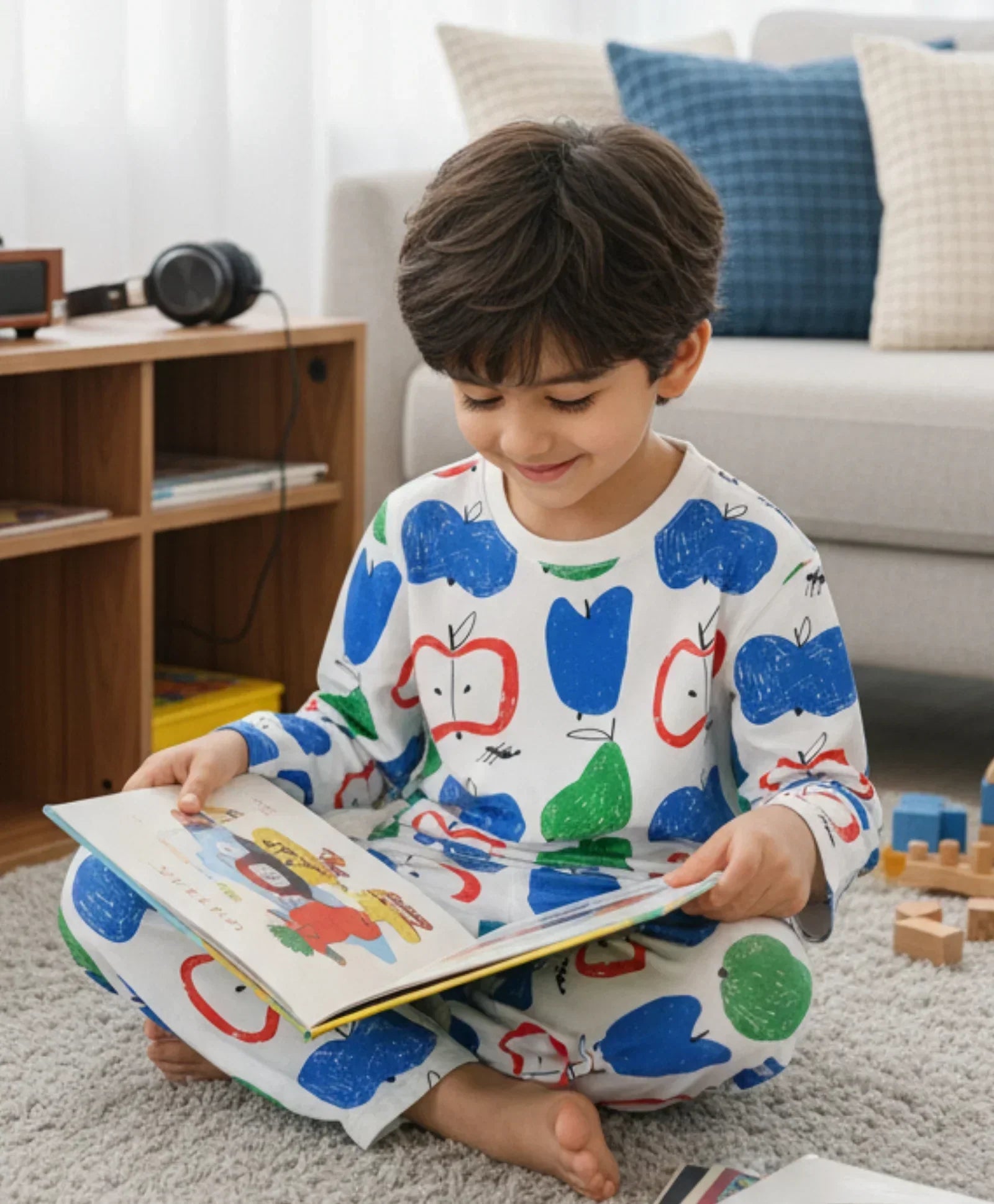 APPLE PEAR LONG SLEEVE PYJAMA SET -WHITE