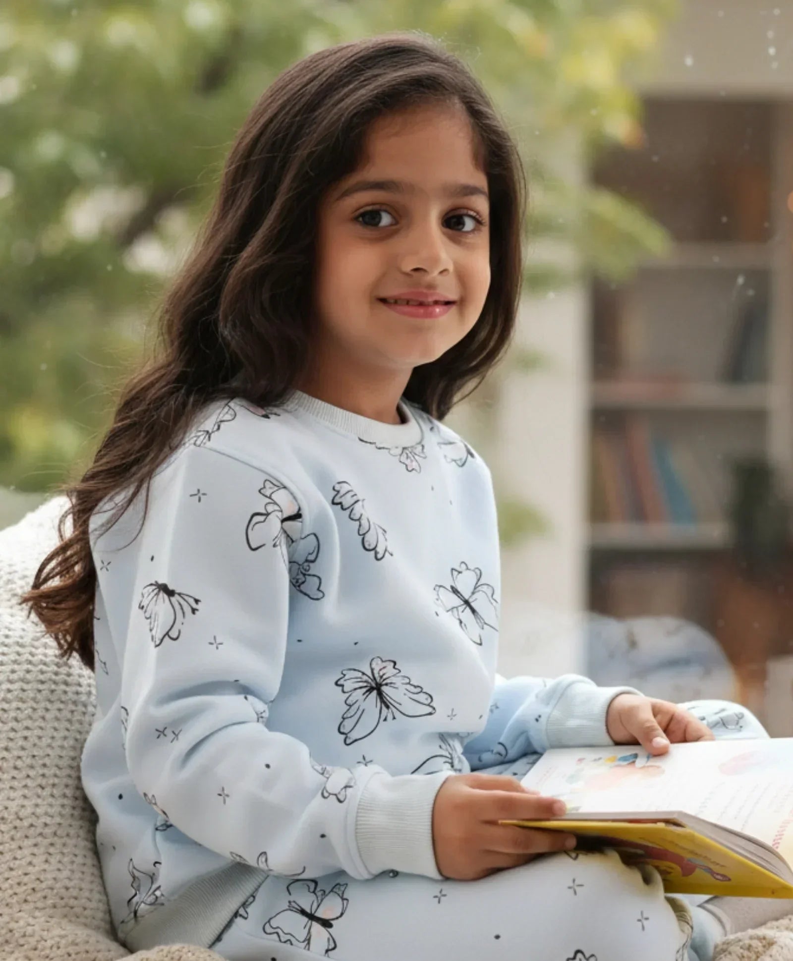 BLUE BUTTERFLY FLEECE GIRLS SWEATSHIRT - BLUE