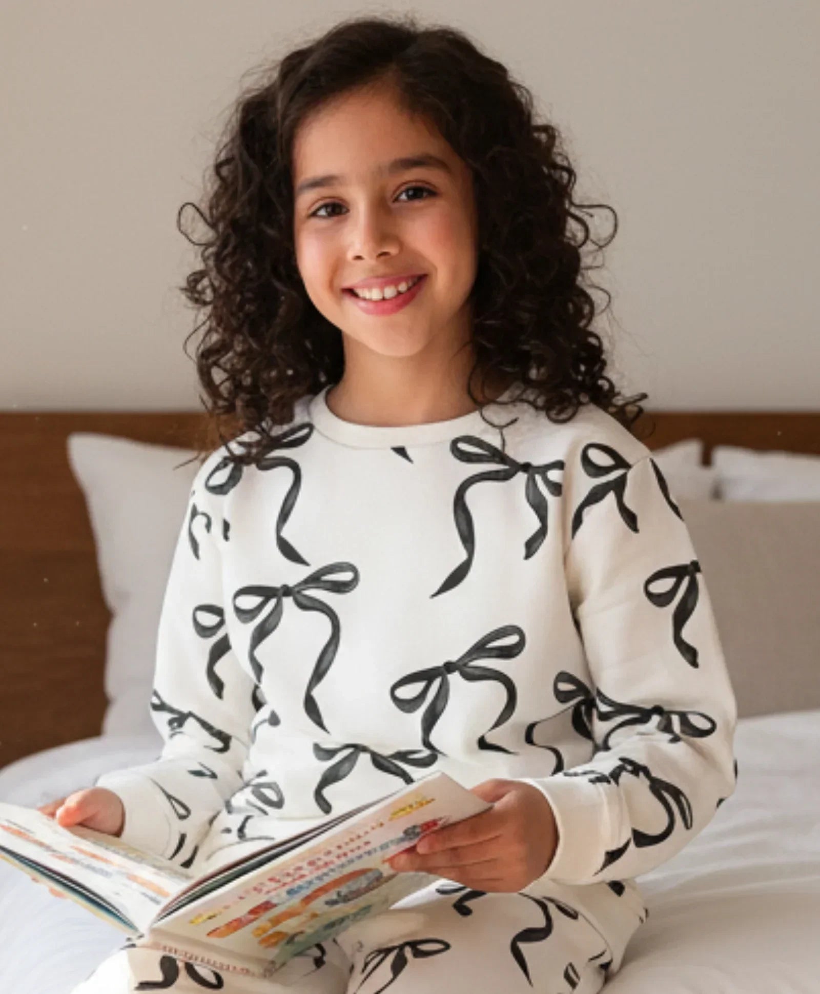 BLACK BOW FLEECE GIRLS SWEATSHIRT - OFF WHITE