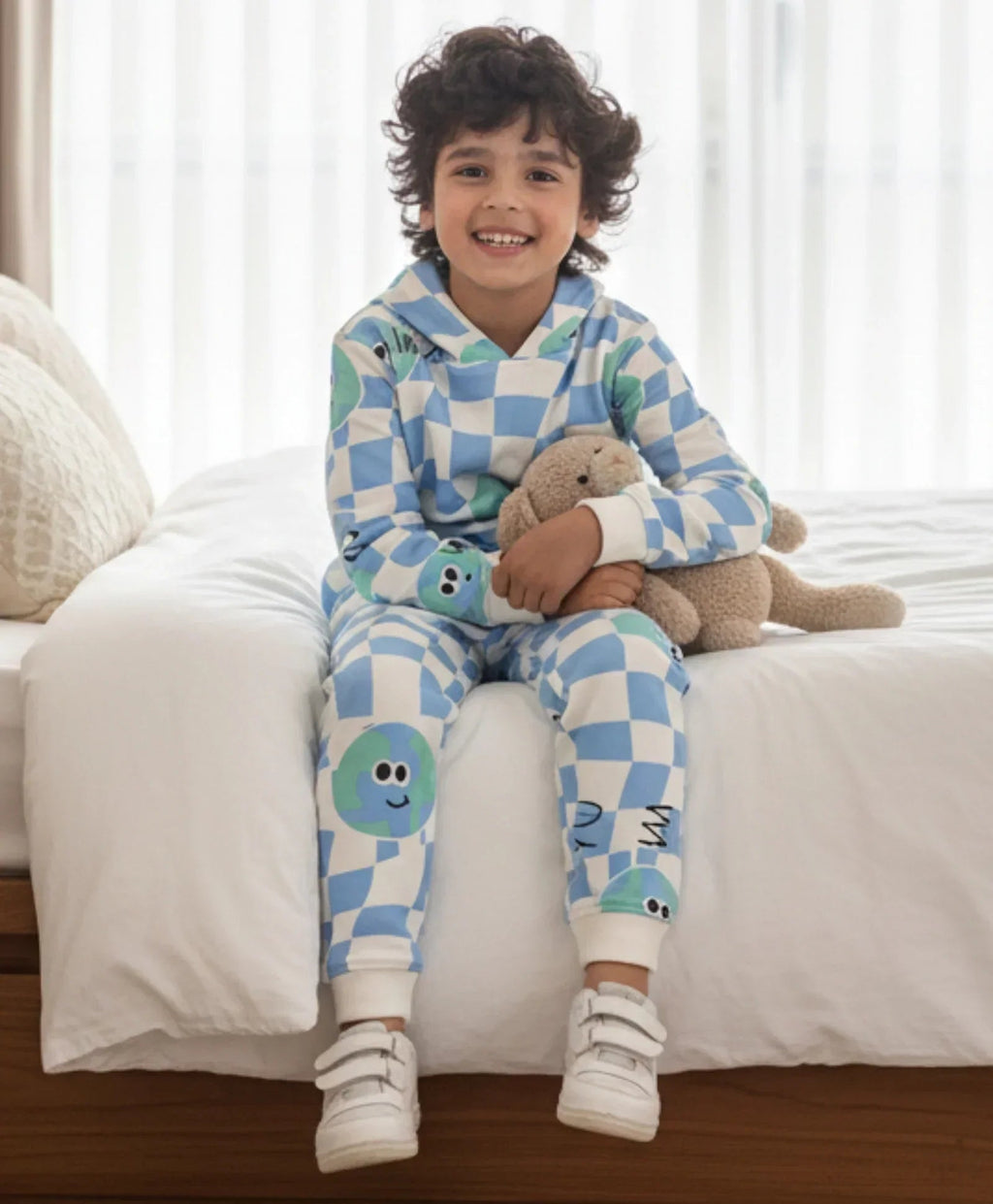 GLOBE CHECK FLEECE BOYS HOODIE JOGGER SET - OFF WHITE