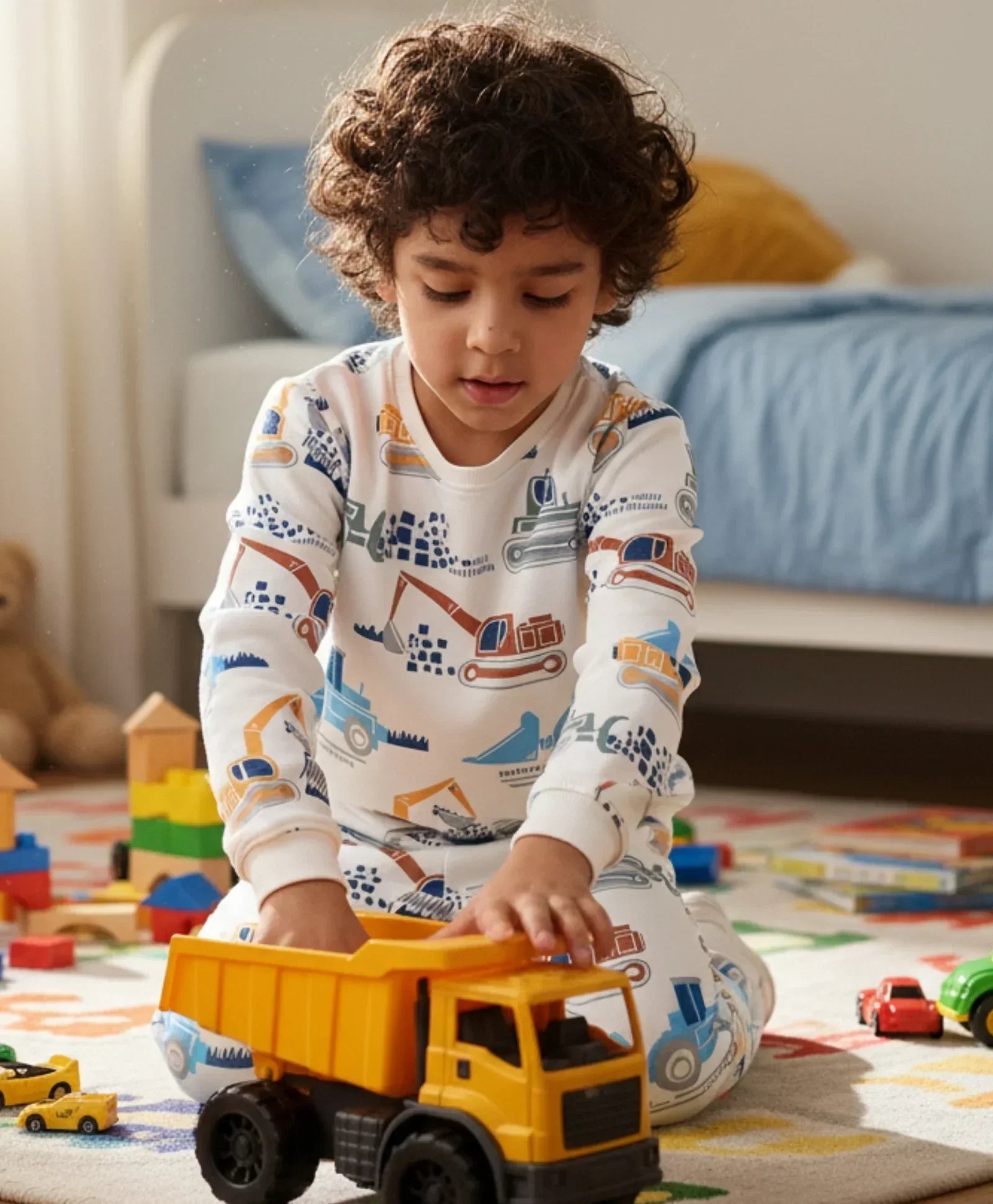 DIGGER PRINT FLEECE BOYS SWEATSHIRT JOGGER SET - OFF WHITE