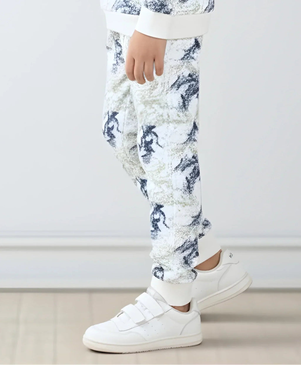 BLACK BLUE LIGHTNING FLEECE BOYS JOGGER - BLUE