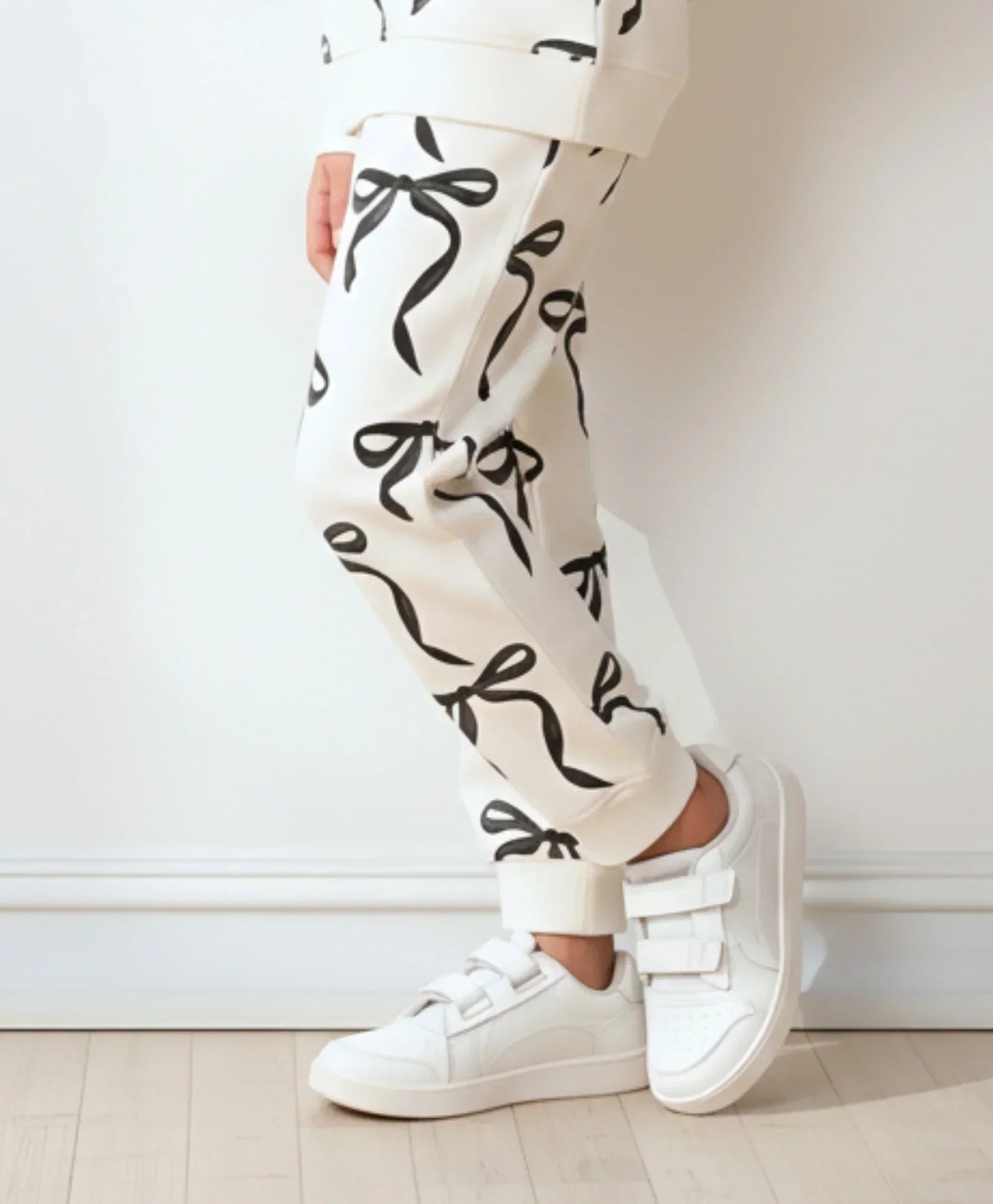 BLACK BOW FLEECE GIRLS JOGGER - OFF WHITE