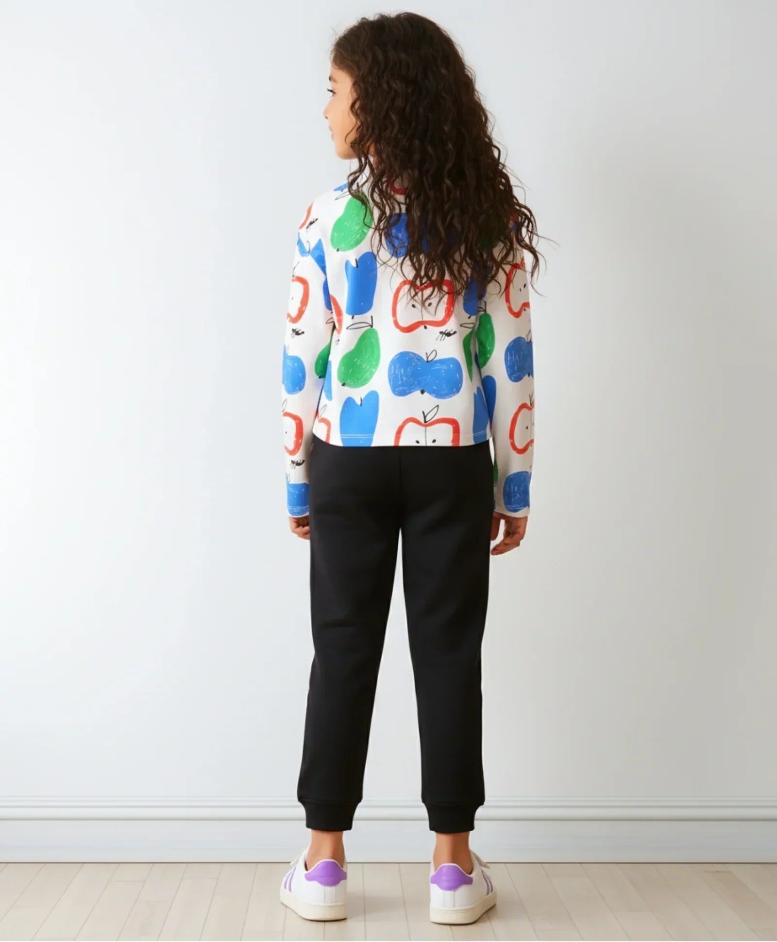 APPLE PEAR LONG SLEEVE GRILS T-SHIRT BLACK FLEECE JOGGER SET - WHITE/BLACK