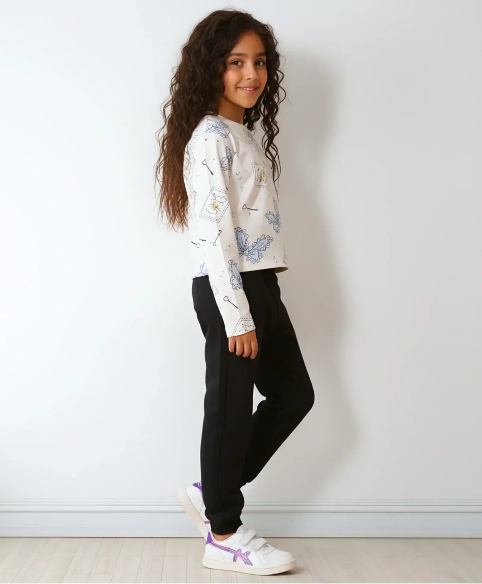 BOW KEY CAT LONG SLEEVE GRILS T-SHIRT FLEECE JOGGER SET - WHITE/BLACK