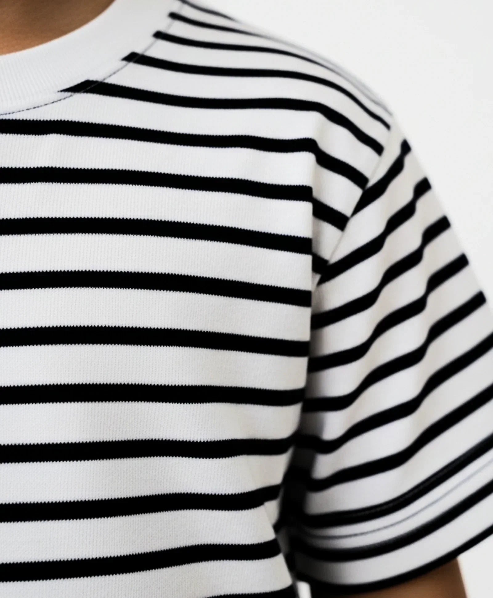 BLACK WHITE STRIPE SLEEPWEAR SHORT SET - BLACK/WHITE